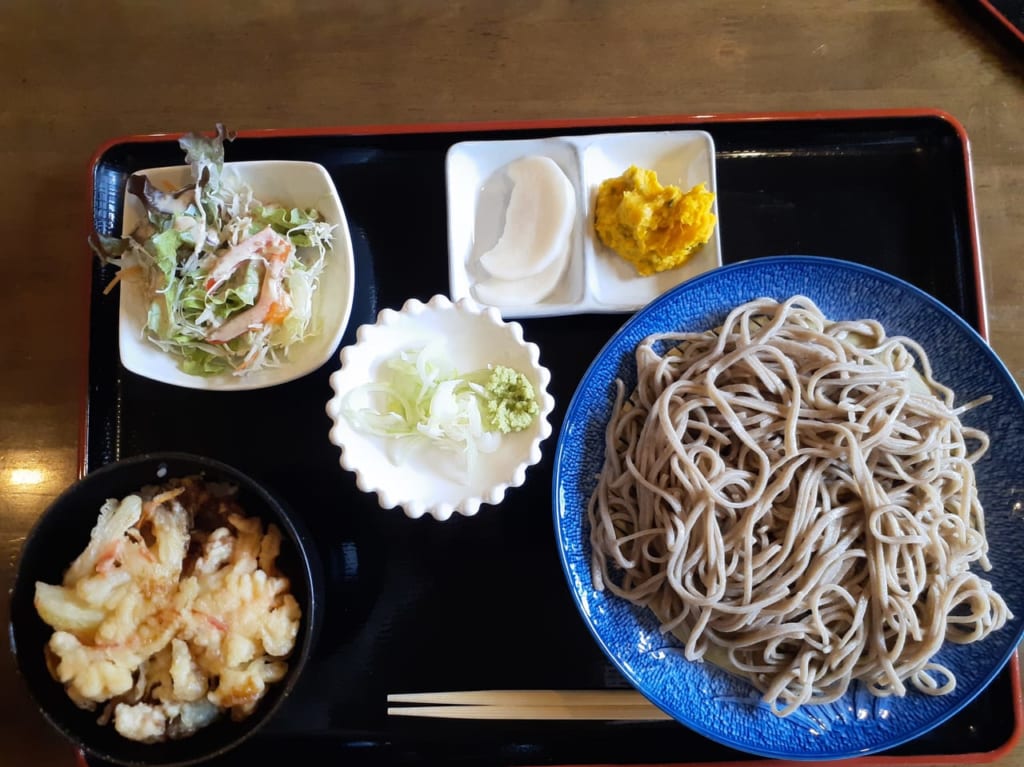 そば処縁日替わり丼とそばのセット