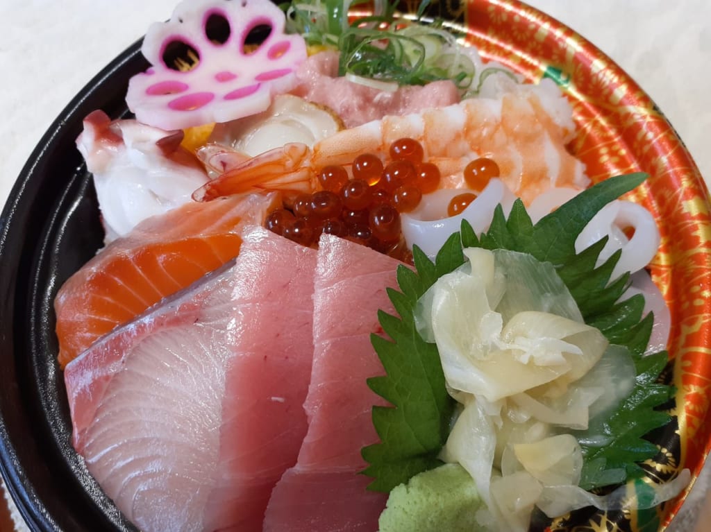 魚種11月28日の海鮮丼