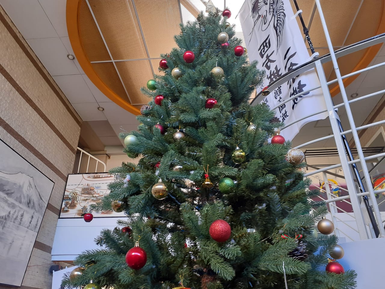 西方公民館クリスマスツリー
